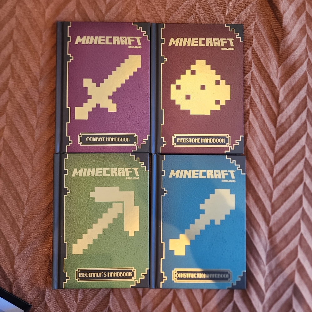 Minecraft The Complete Handbook Collection - Picture 5 of 11